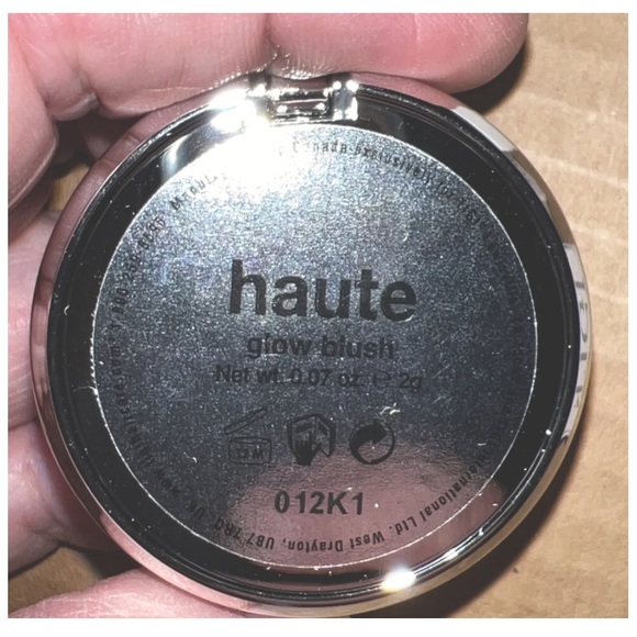 TIGI Cosmetics Glow Blush- Haute -NEW IN BOX Lot of 2 - Picture 15 of 16